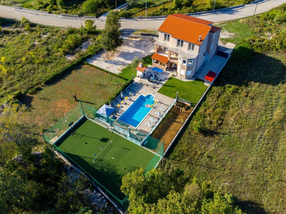 Villa Maris Dugopolje Exterior photo
