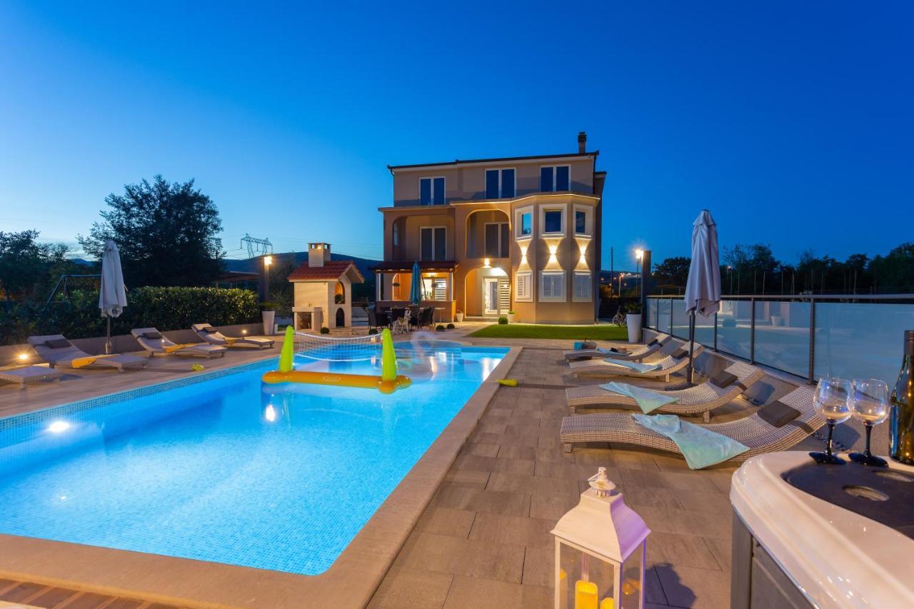 Villa Maris Dugopolje Exterior photo
