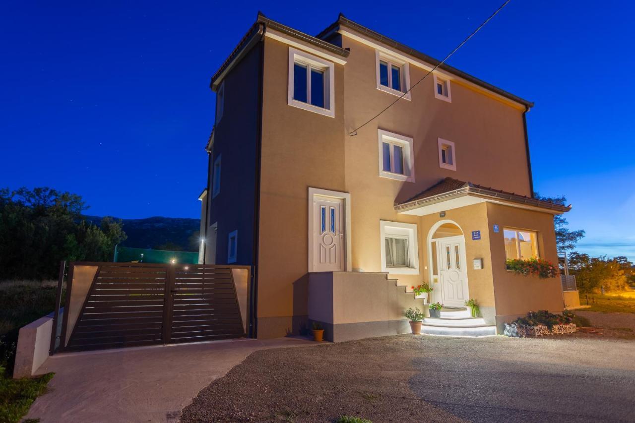 Villa Maris Dugopolje Exterior photo
