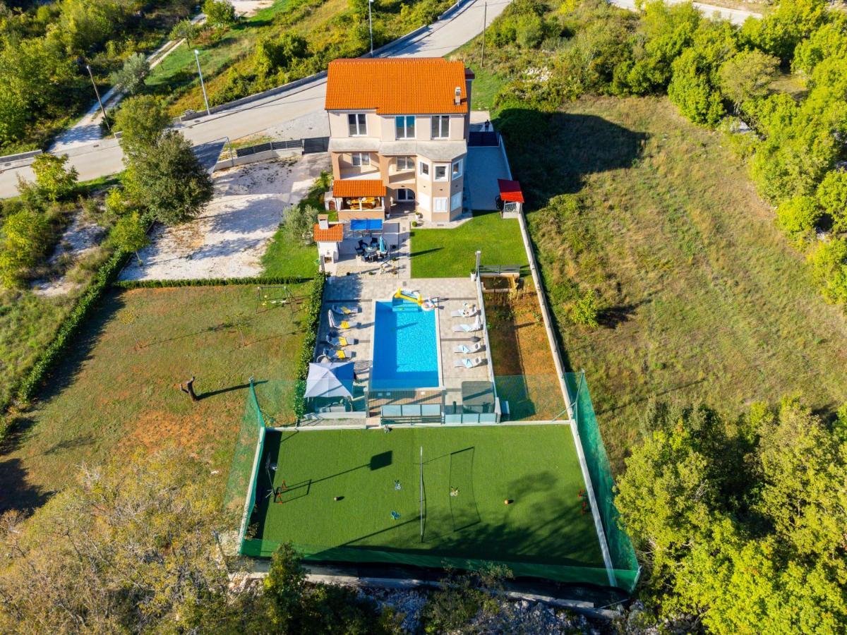 Villa Maris Dugopolje Exterior photo
